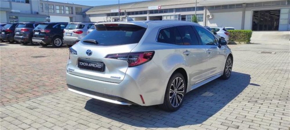 Toyota Corolla Touring Sports 1.8 Hybrid Style  del 2019 usata a Bari (4)
