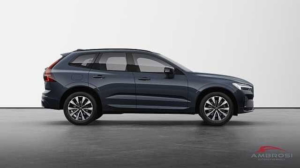 Volvo XC60 B4 (d) AWD automatico Plus Dark nuova a Corciano (2)