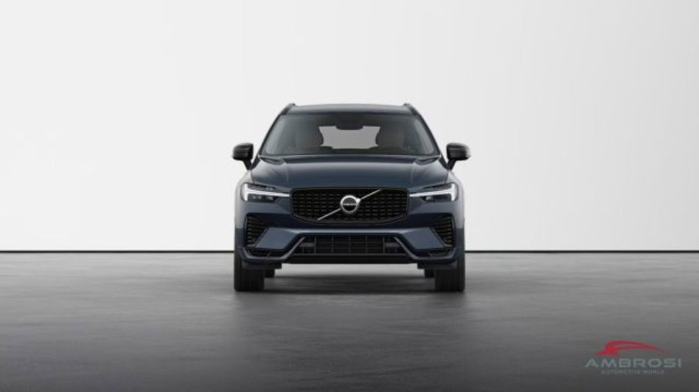 Volvo XC60 B4 (d) AWD automatico Plus Dark nuova a Corciano (4)