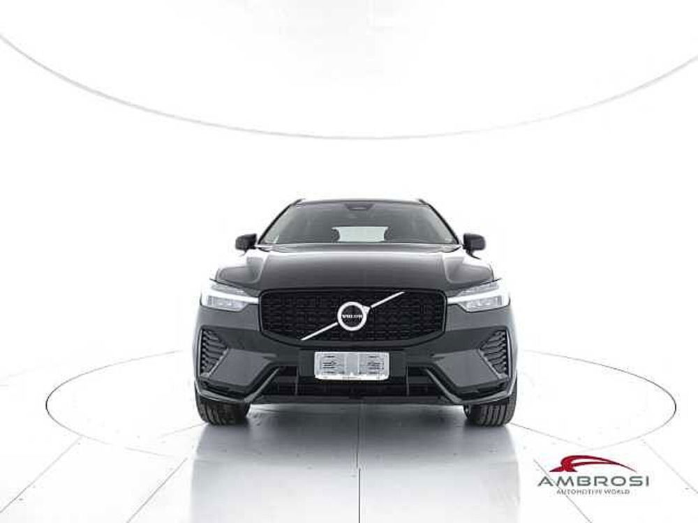 Volvo XC60 B4 (d) AWD automatico Ultimate Dark nuova a Corciano (5)