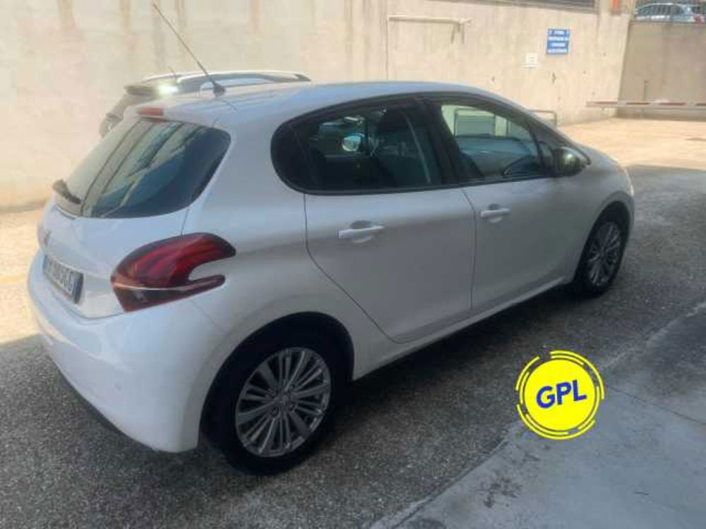 Peugeot 208 usata a Roma (8)