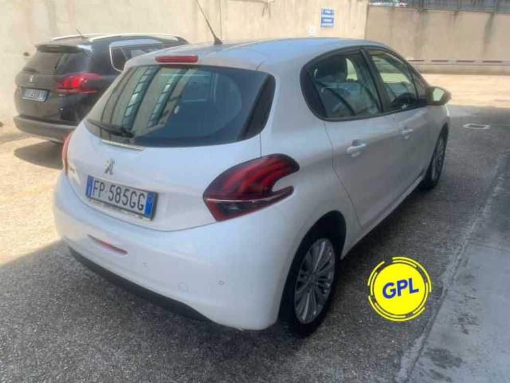 Peugeot 208 usata a Roma (9)