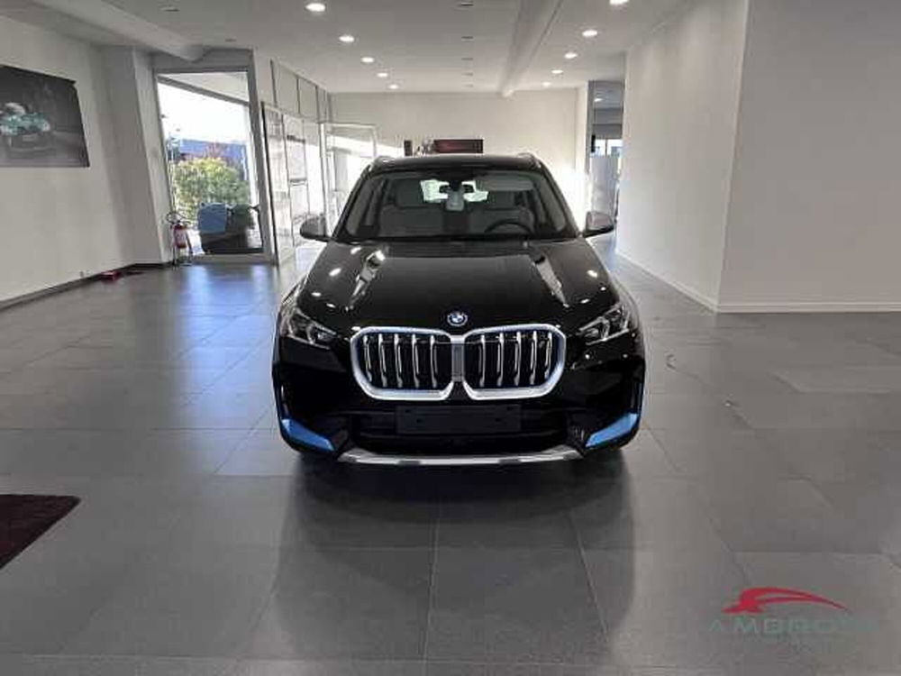 BMW iX1 iX1 xDrive 20 xLine del 2024 usata a Viterbo (3)