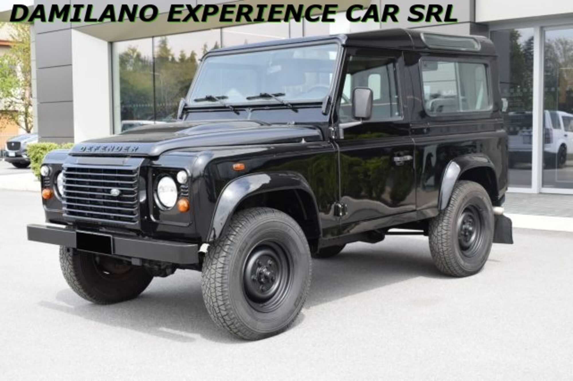 Land Rover Defender 90 2.2 TD4 Station Wagon N1 del 2012 usata a Cuneo