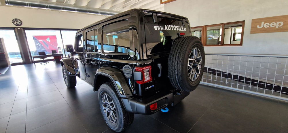 Jeep Wrangler Unlimited nuova a Treviso (2)