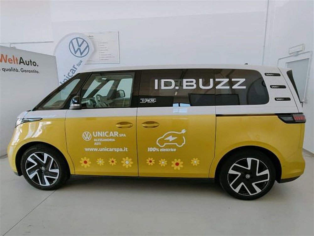 Volkswagen ID.Buzz 77 kWh Pro del 2023 usata a Alba (4)