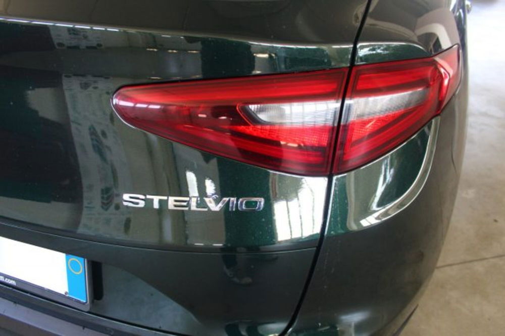 Alfa Romeo Stelvio usata a Terni (19)