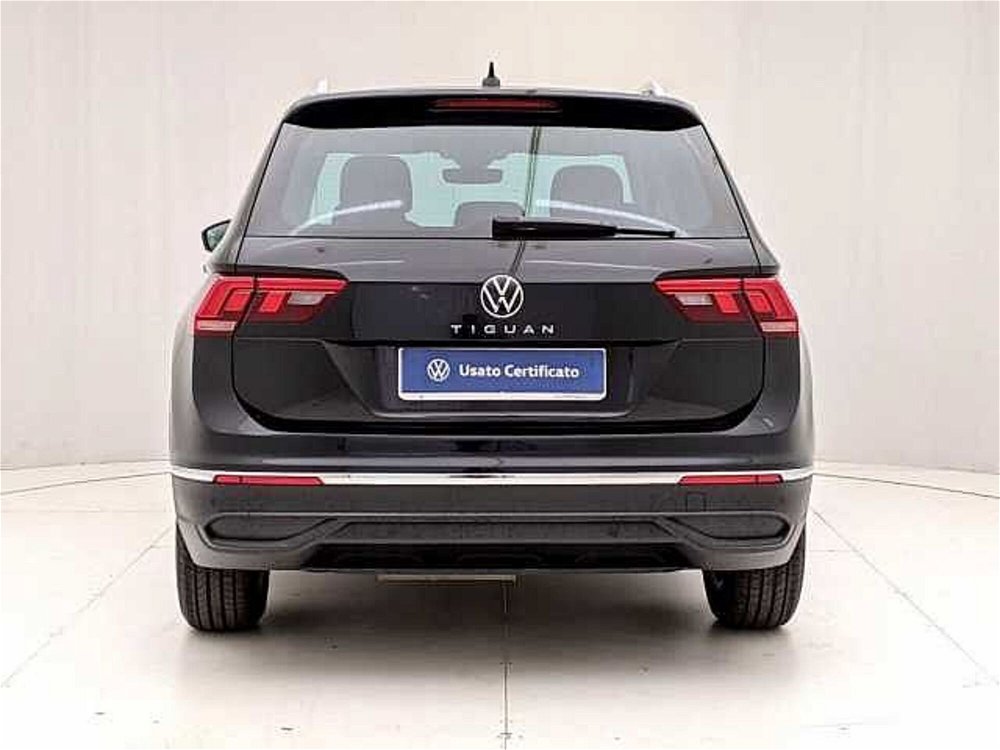 Volkswagen Tiguan 2.0 TDI 150 CV SCR DSG 4MOTION Life del 2021 usata a Pesaro (5)