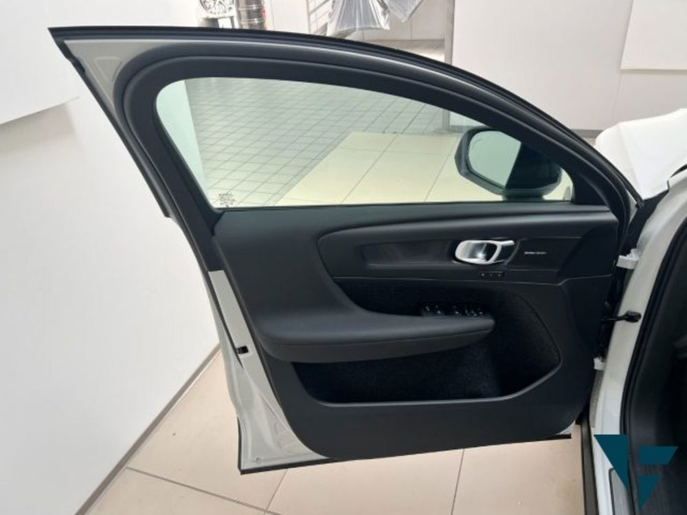 Volvo C40 nuova a Udine (18)