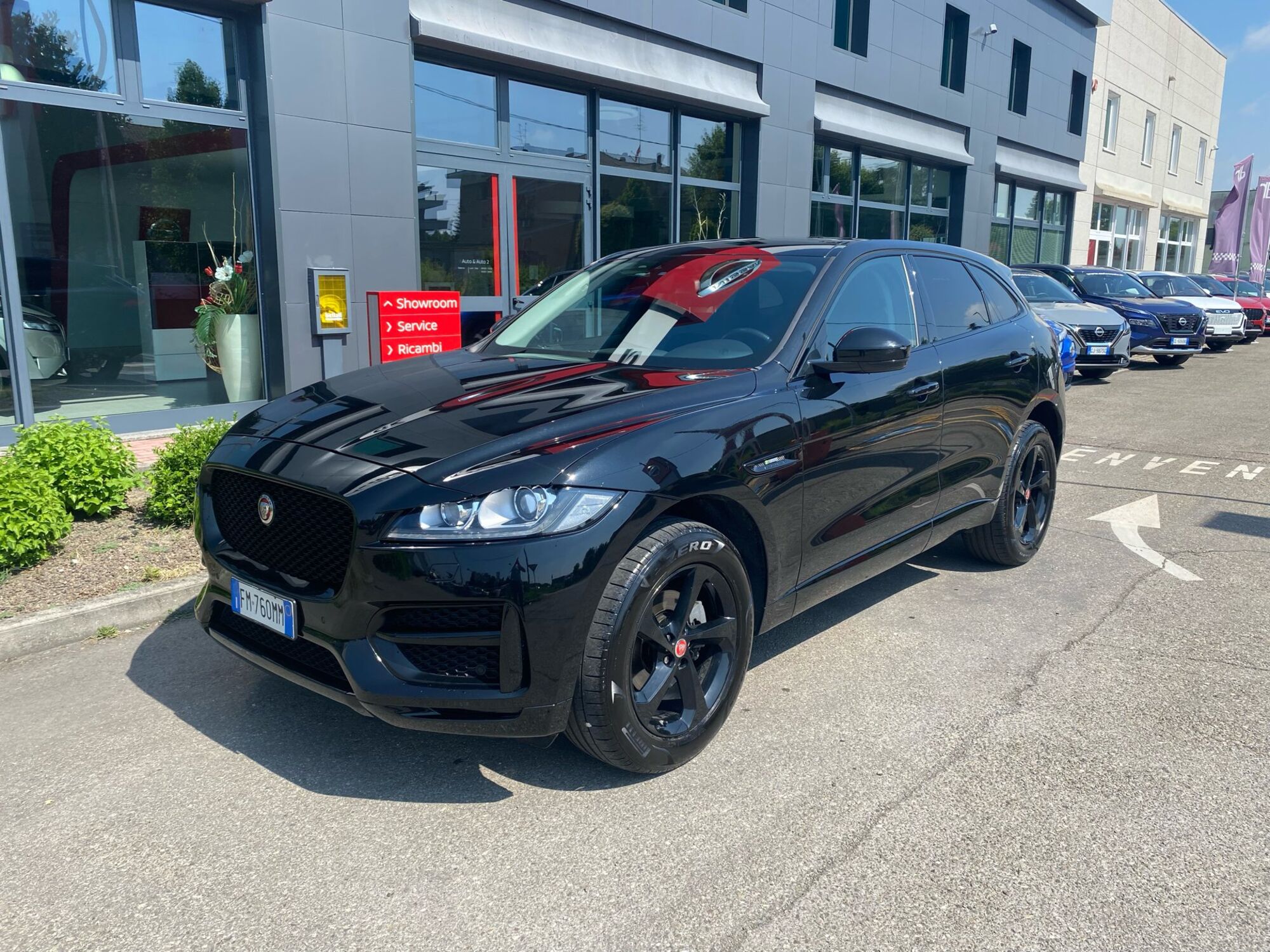 Jaguar F-Pace 2.0 D 180 CV AWD R-Sport  del 2018 usata a Reggio nell&#039;Emilia