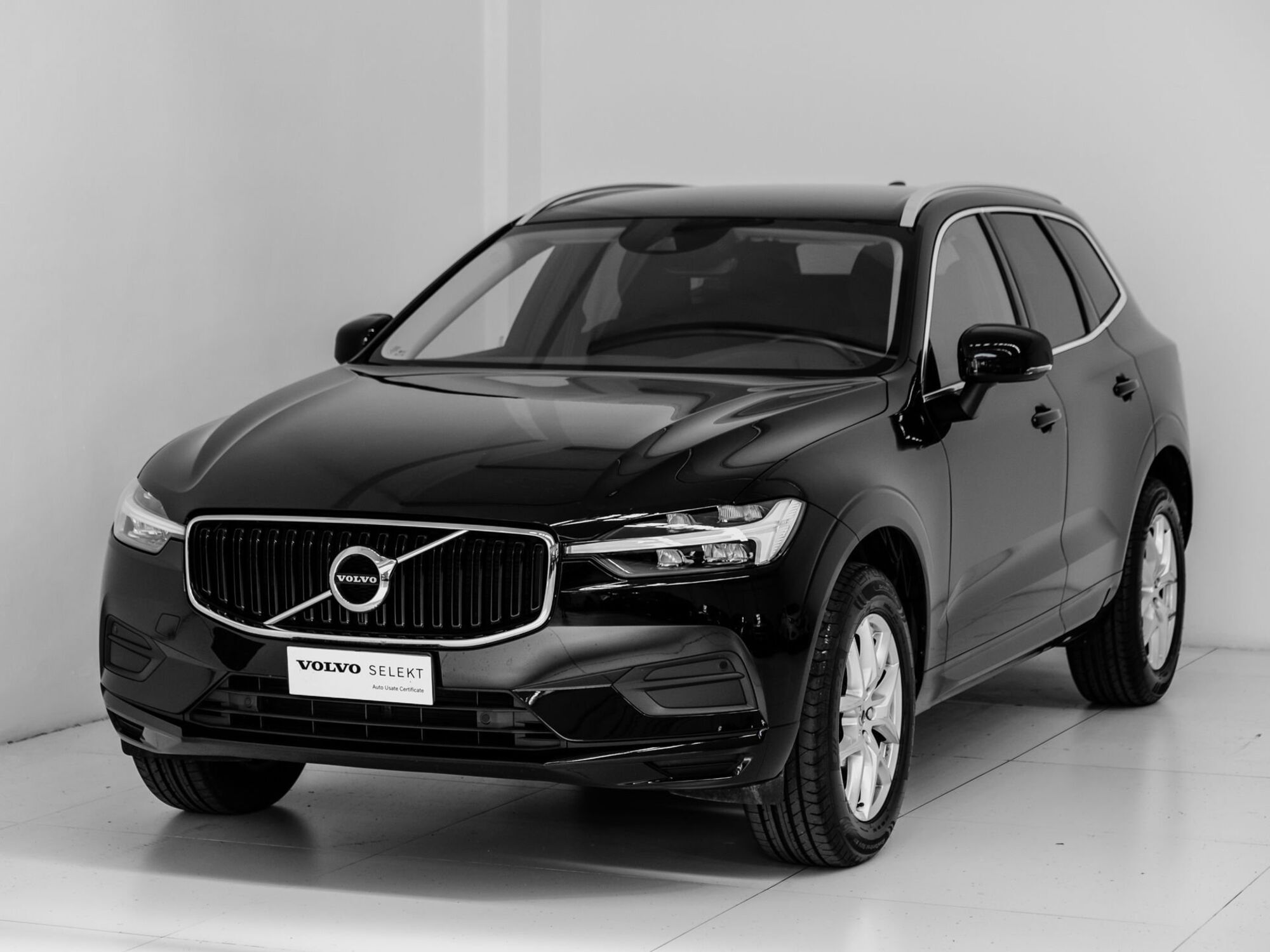 Volvo XC60 B4 Geartronic Momentum  del 2021 usata a Prato