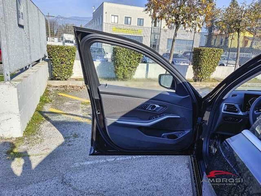 BMW Serie 3 Touring nuova a Viterbo (20)