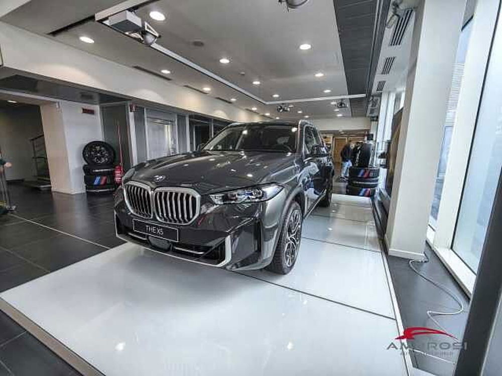 BMW X5 xDrive30d 48V Business nuova a Viterbo