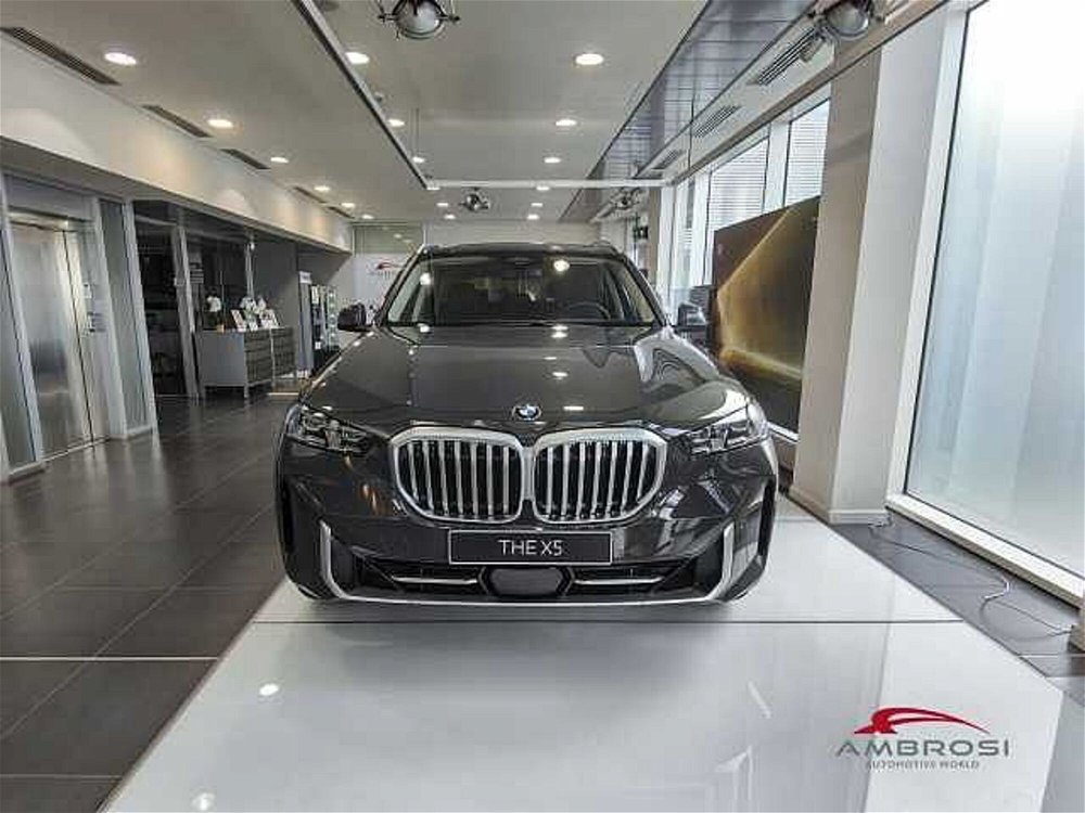 BMW X5 xDrive30d 48V Business nuova a Viterbo (5)