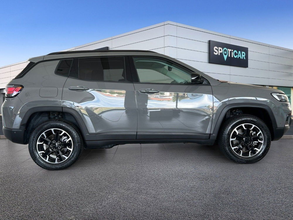 Jeep Compass nuova a Pescara (5)