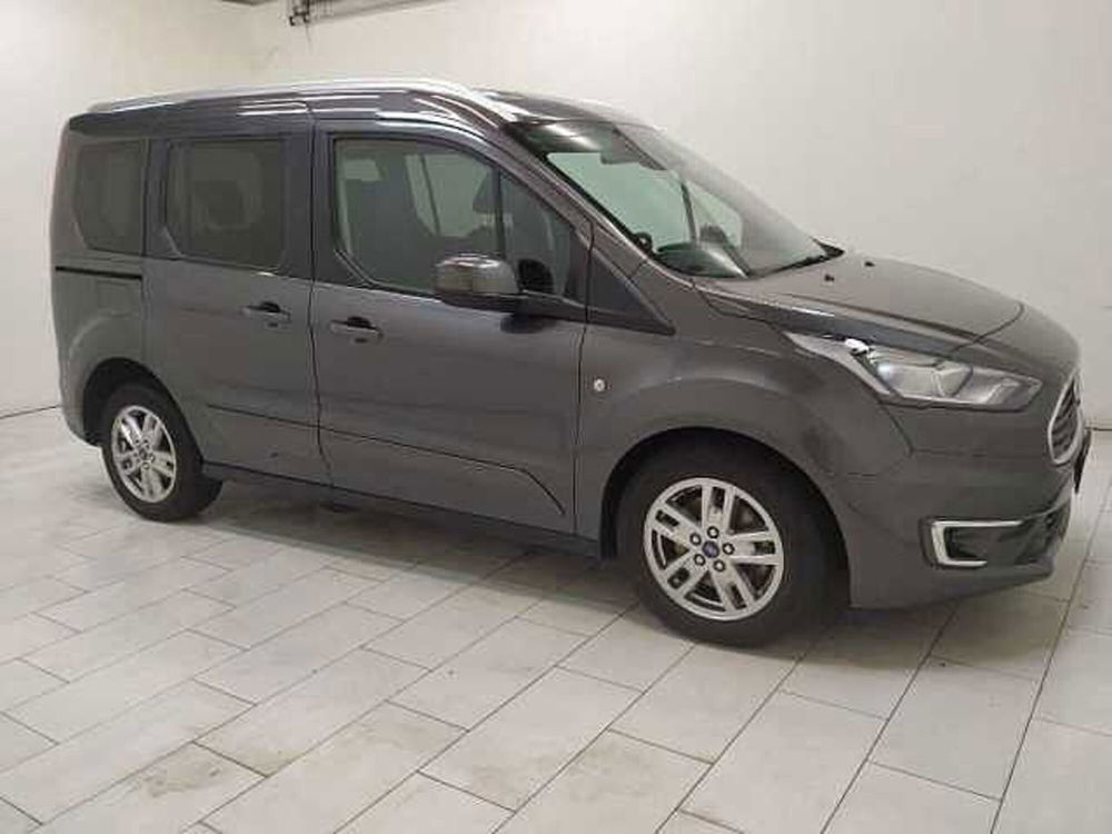 Ford Tourneo Connect 1.5 TDCi 120 CV Titanium  del 2020 usata a Cuneo (3)