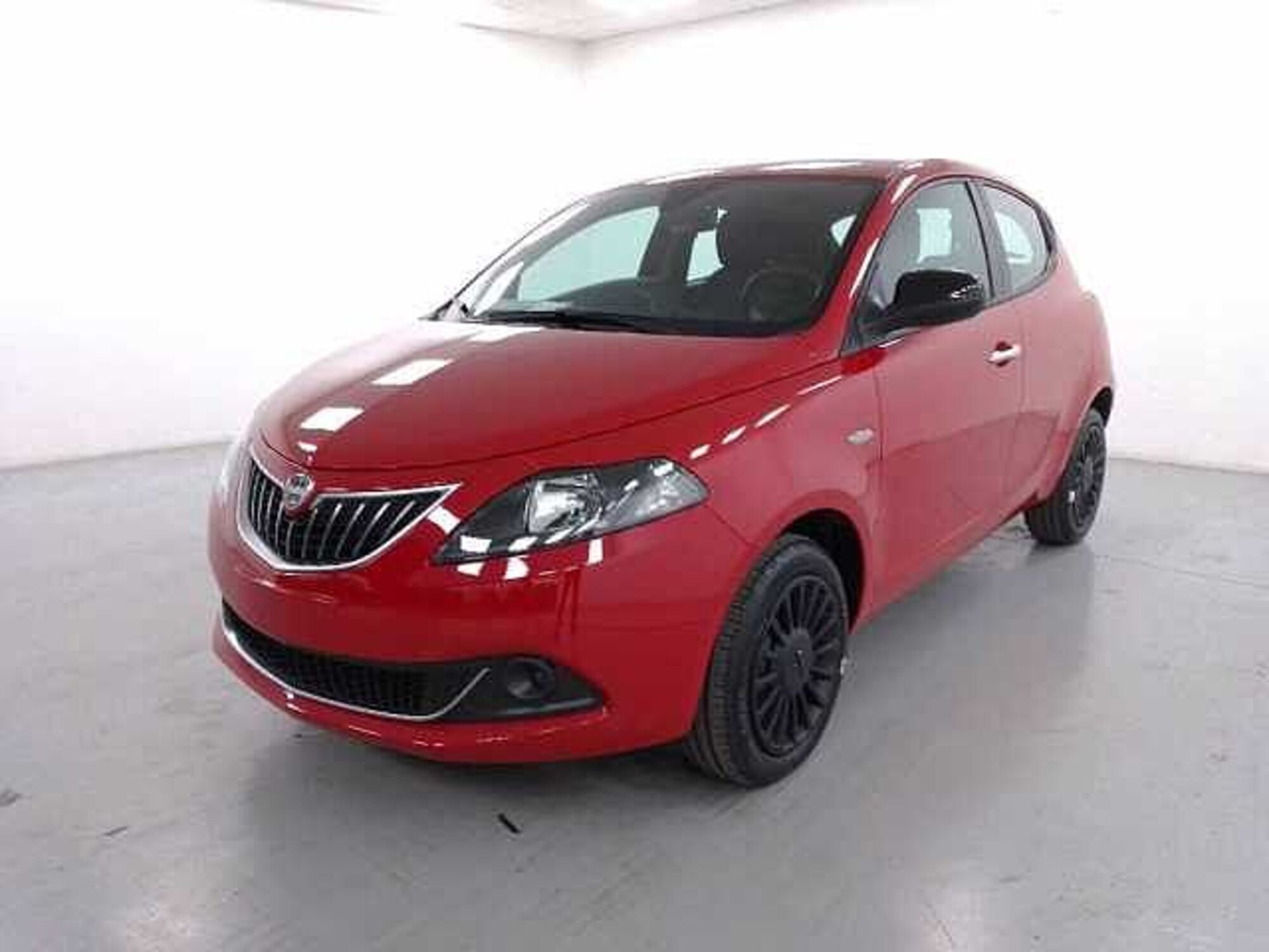 Lancia Ypsilon 1.0 FireFly 5 porte S&amp;S Hybrid Ecochic Silver  nuova a Cuneo