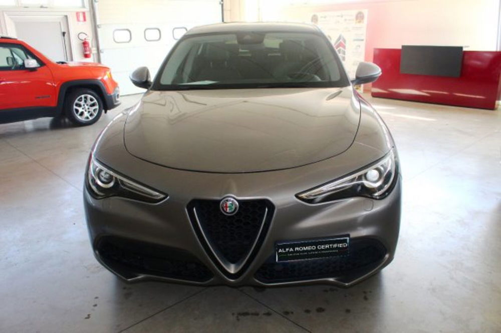 Alfa Romeo Stelvio usata a Terni (2)