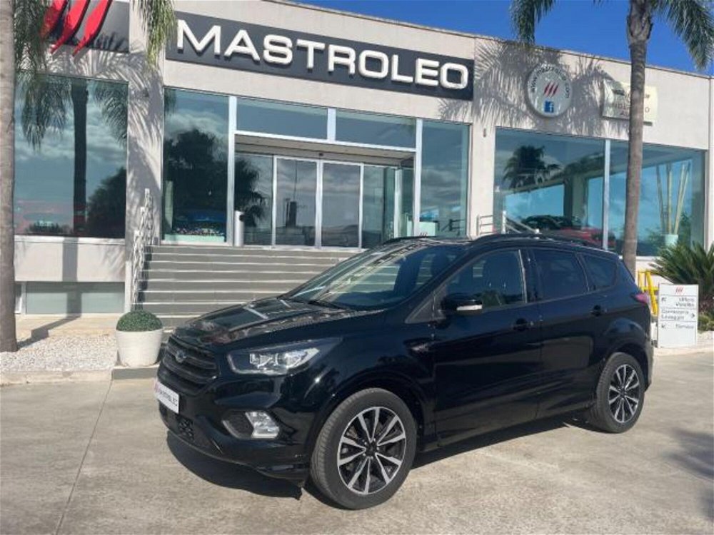 Ford Kuga 1.5 TDCI 120 CV S&S 2WD ST-Line  del 2018 usata a Tricase (3)