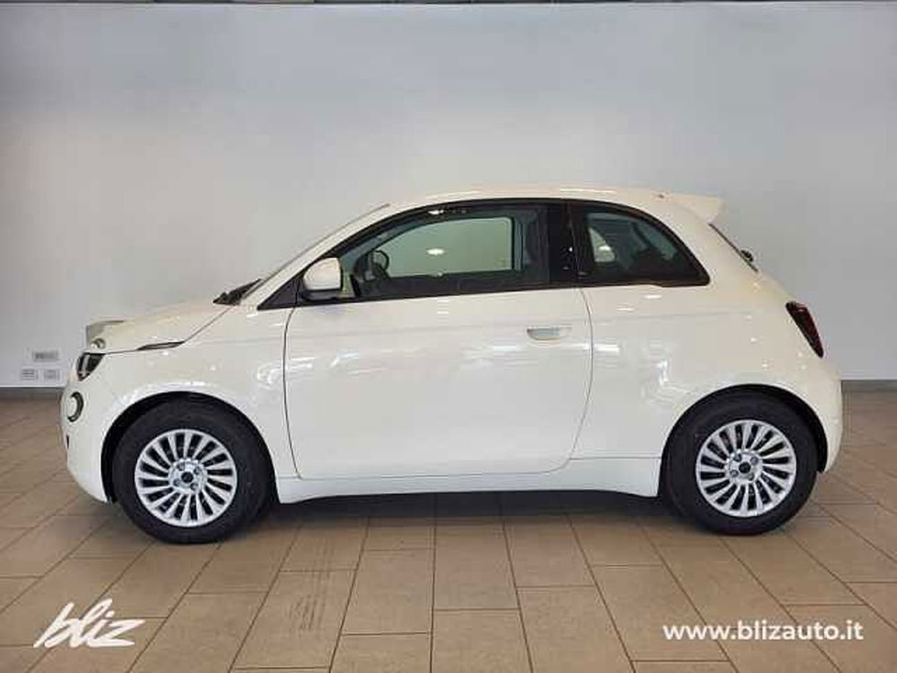 Fiat 500e Cabrio nuova a Udine (2)