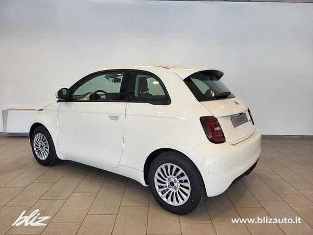 Fiat 500e Cabrio nuova a Udine (3)