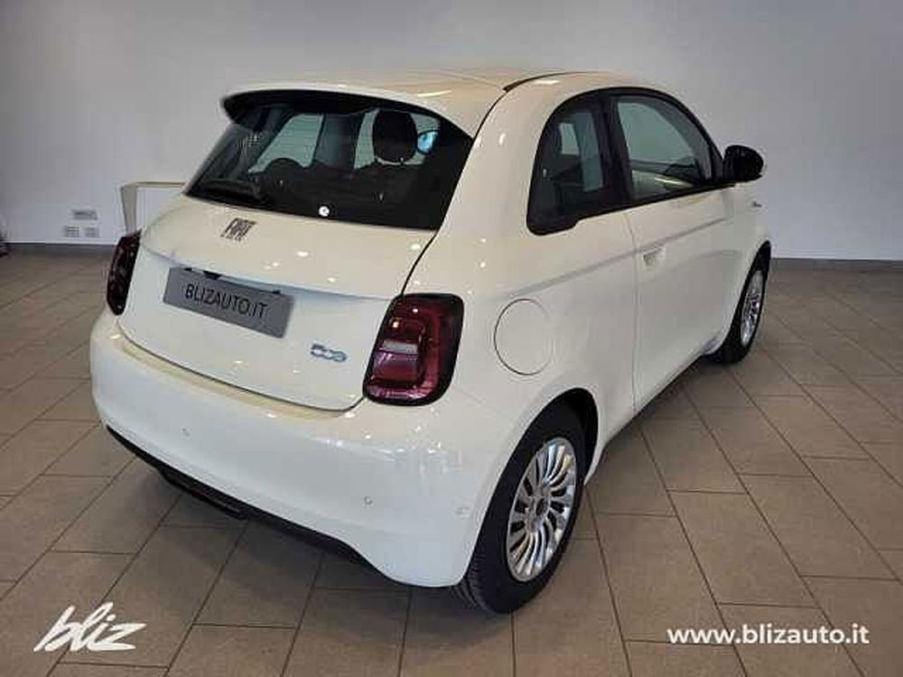 Fiat 500e Cabrio nuova a Udine (5)