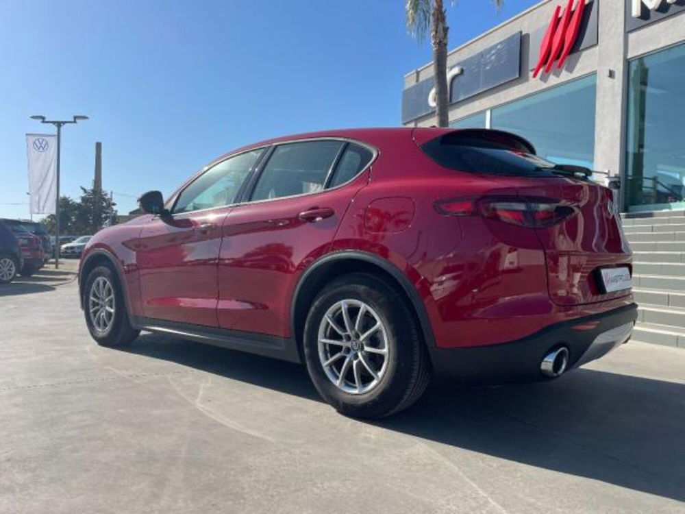 Alfa Romeo Stelvio usata a Lecce (16)