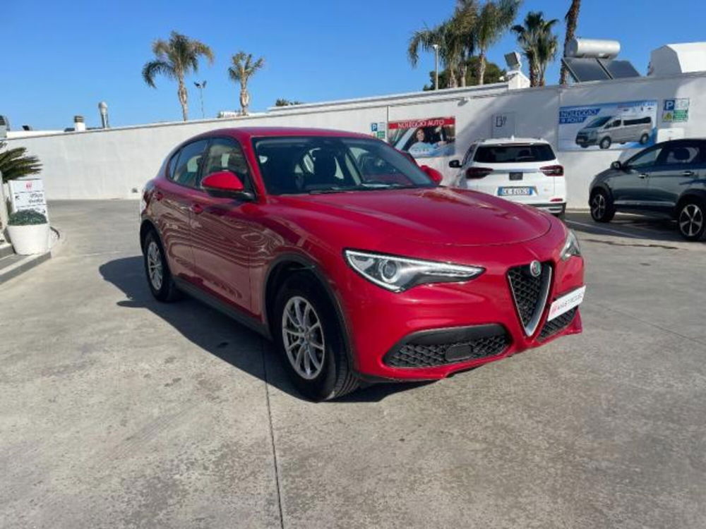 Alfa Romeo Stelvio usata a Lecce (8)