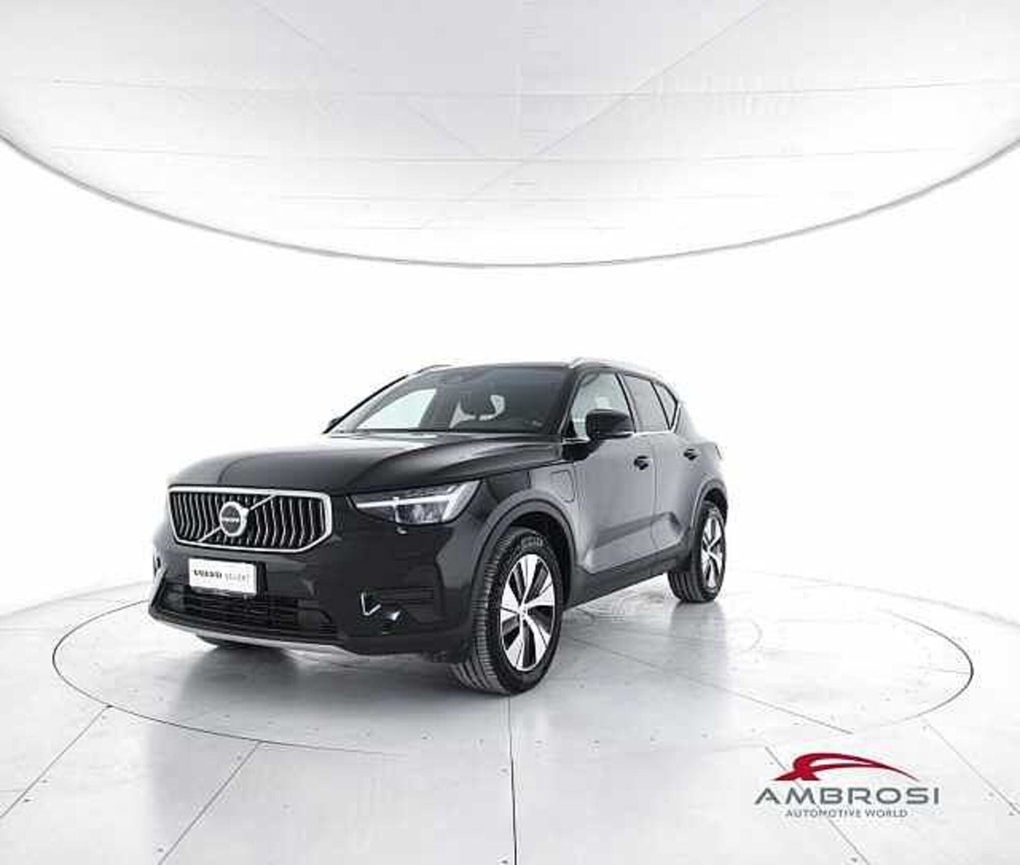 Volvo XC40 T4 Recharge Plug-in Hybrid automatico Core del 2023 usata a Corciano