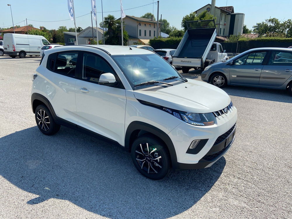 Mahindra KUV100 nuova a Pordenone (7)