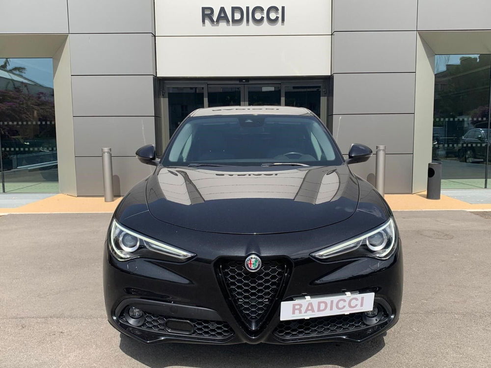 Alfa Romeo Stelvio usata a Bari (8)