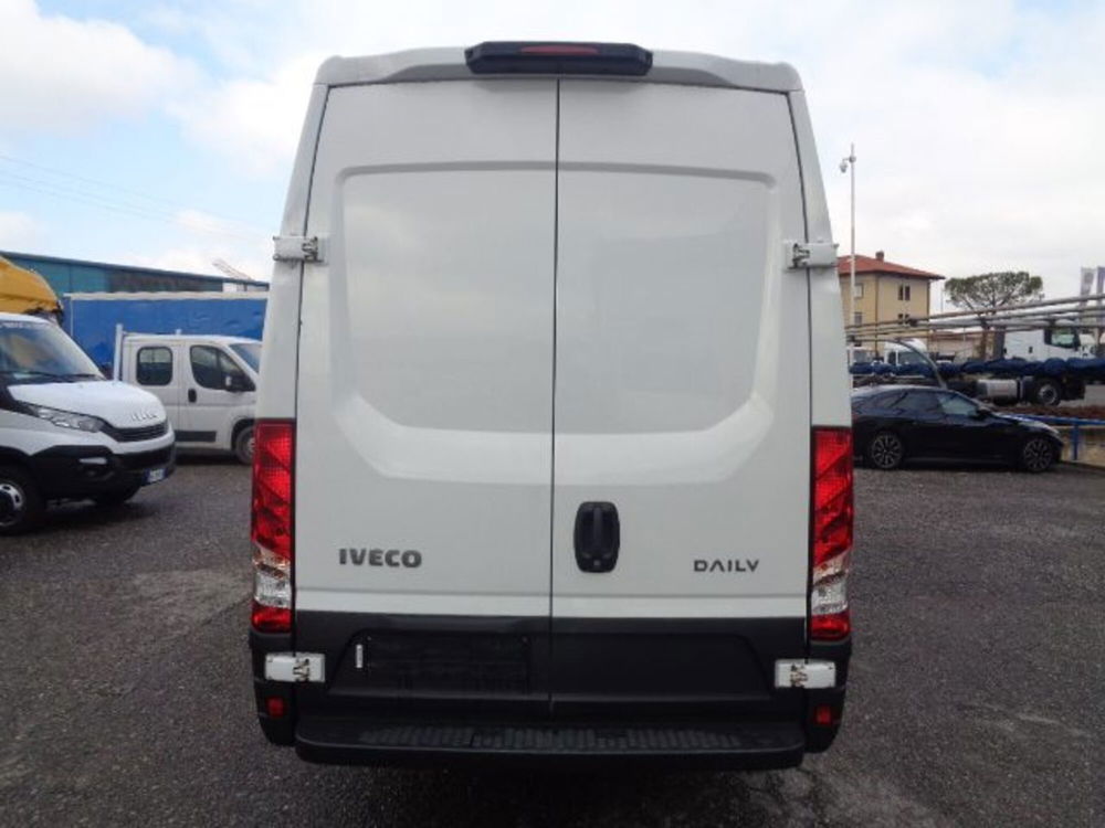 Iveco Daily Furgone 33S16V 2.3 HPT PC-TN Furgone del 2020 usata a Castegnato (5)