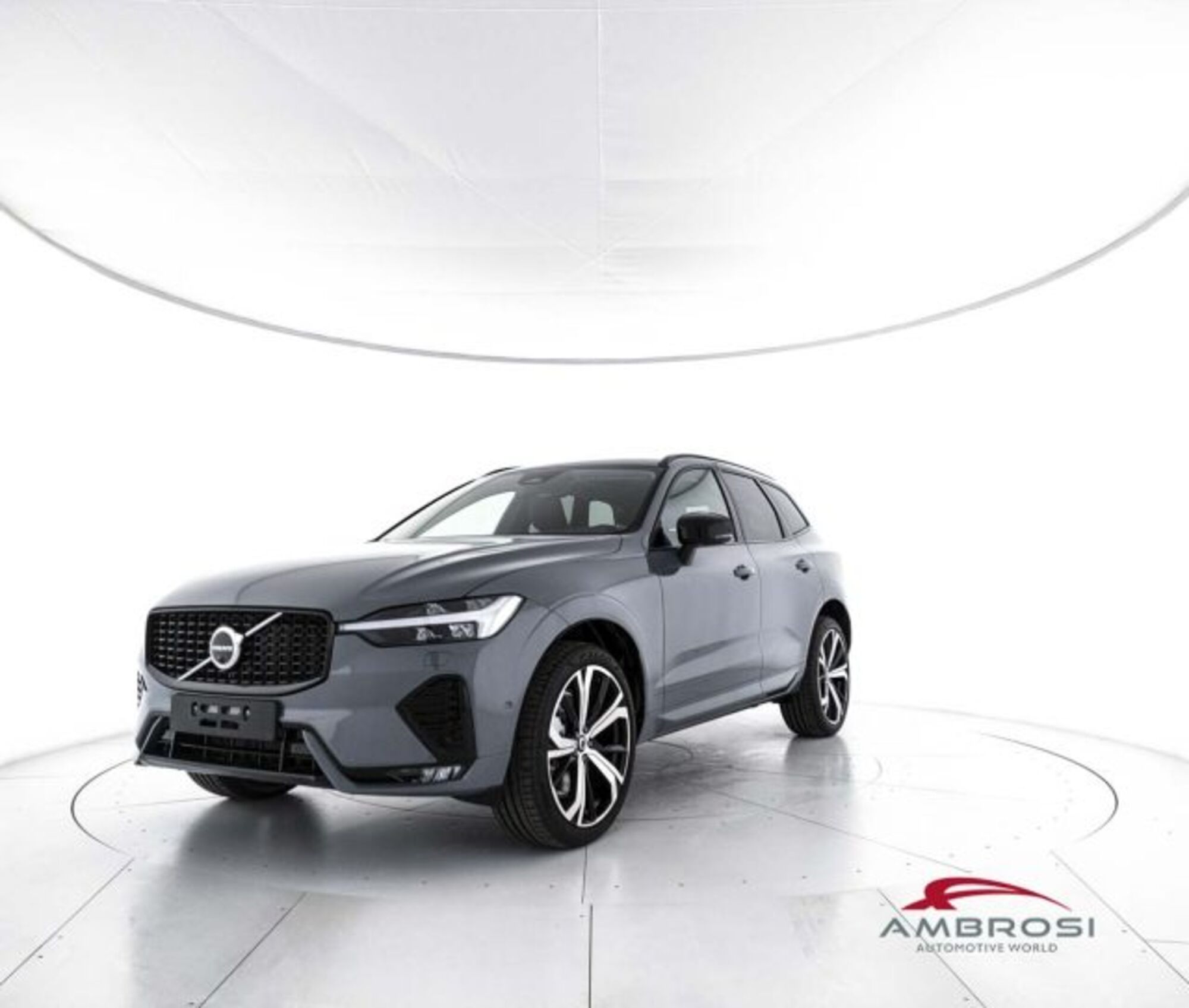 Volvo XC60 B4 automatico Core  nuova a Corciano