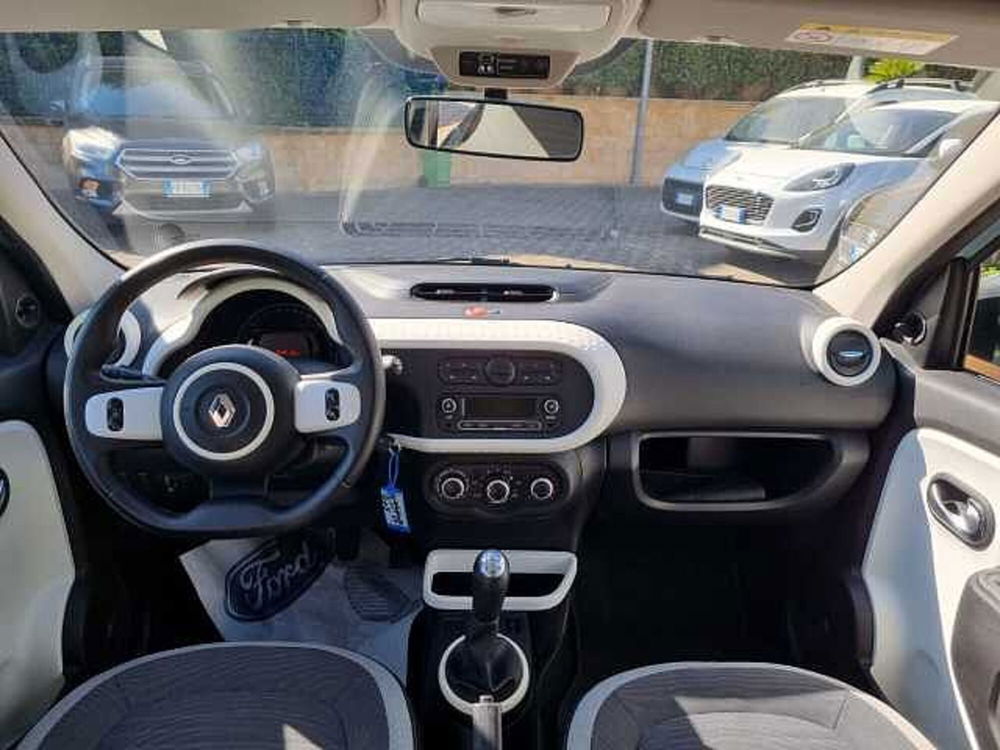 Renault Twingo usata a Bari (11)