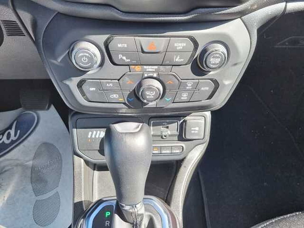 Jeep Renegade usata a Bari (8)