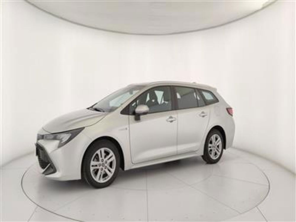 Toyota Corolla Touring Sports 1.8 Hybrid Active  del 2019 usata a Bari (2)