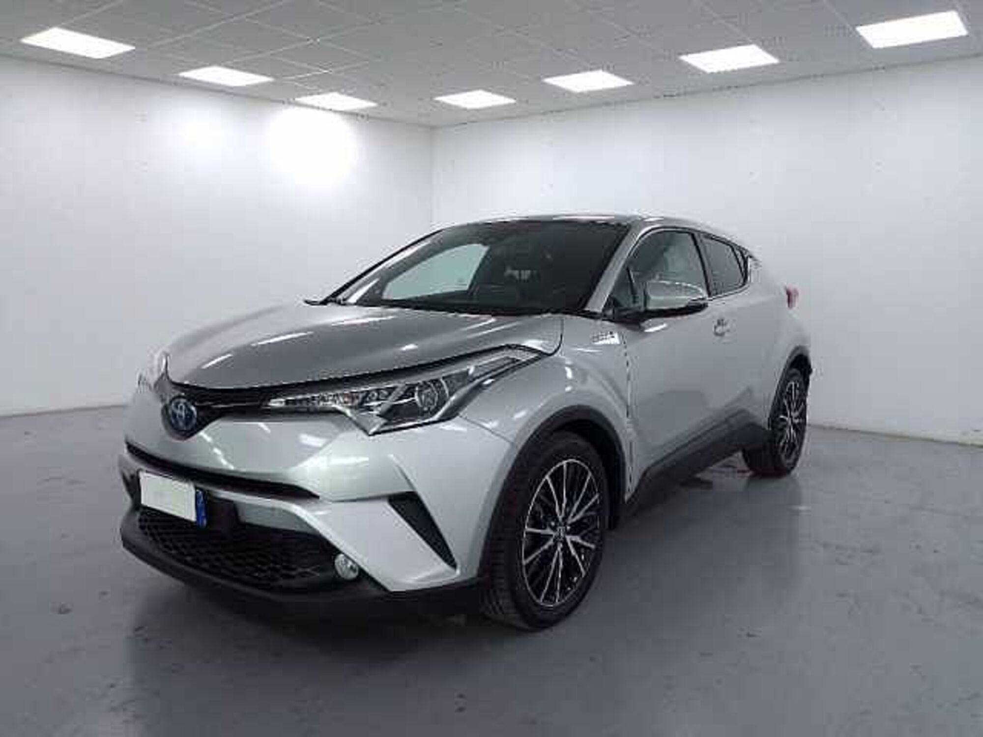 Toyota Toyota C-HR 1.8 Hybrid E-CVT Lounge  del 2018 usata a Cuneo