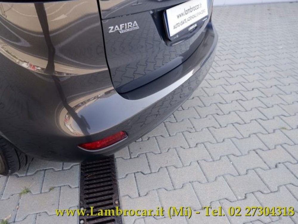 Opel Zafira Tourer usata a Milano (18)