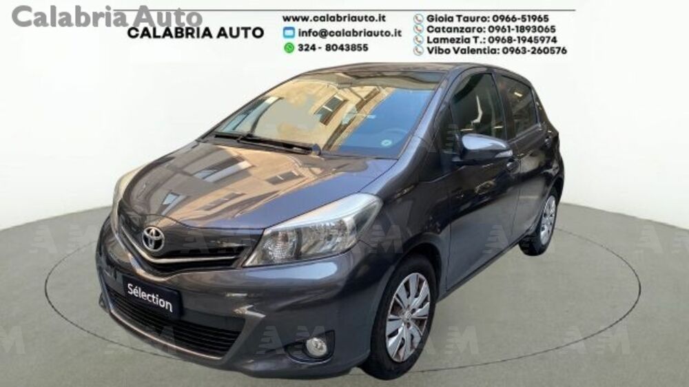 Toyota Yaris 1.5 Hybrid 5 porte Lounge del 2013 usata a Gioia Tauro