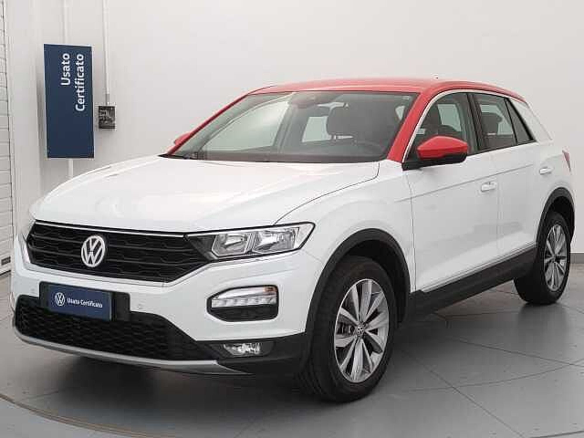 Volkswagen T-Roc 1.0 TSI 115 CV Style BlueMotion Technology  del 2020 usata a Busto Arsizio