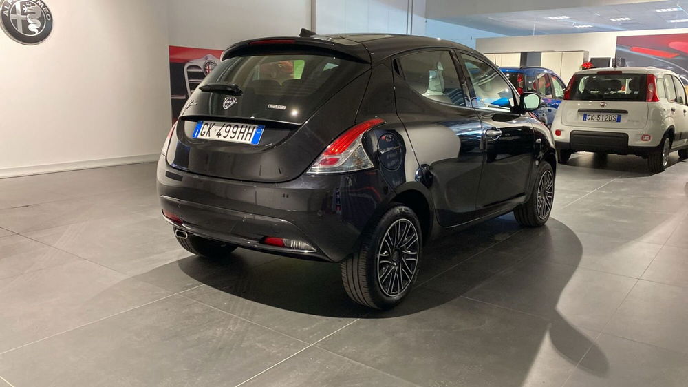 Lancia Ypsilon 1.0 FireFly 5 porte S&S Hybrid Ecochic Gold  del 2022 usata a Romano di Lombardia (4)