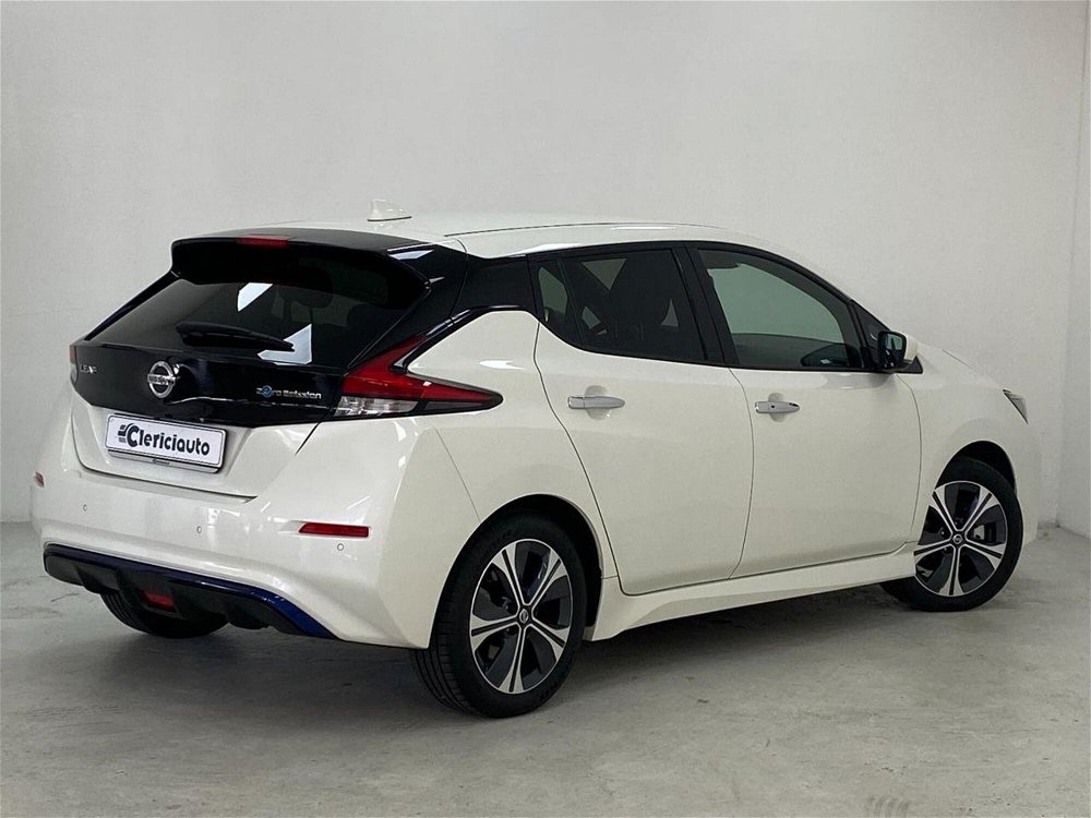 Nissan Leaf N-Connecta 40 kWh  del 2022 usata a Lurate Caccivio (2)