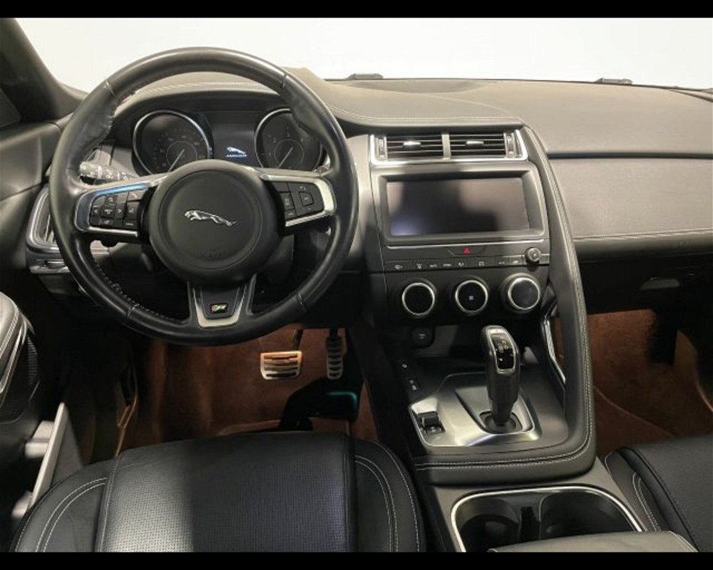Jaguar E-Pace 2.0D 150 CV AWD R-Dynamic S  del 2018 usata a Conegliano (3)