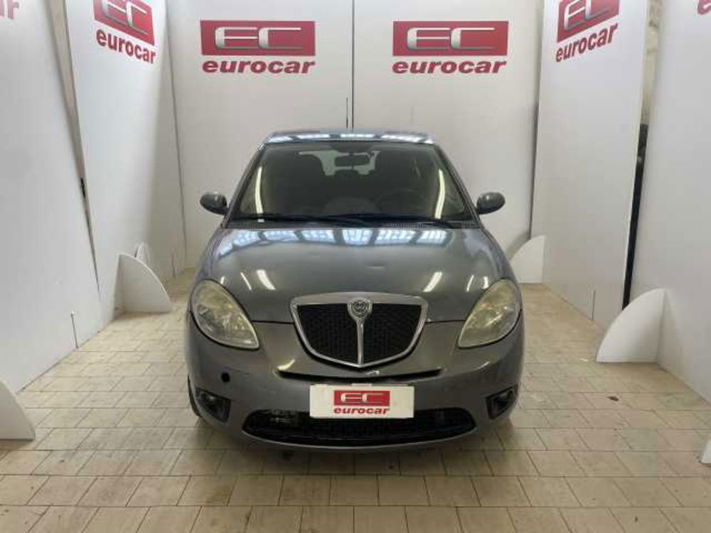 Lancia Ypsilon usata a Napoli (2)