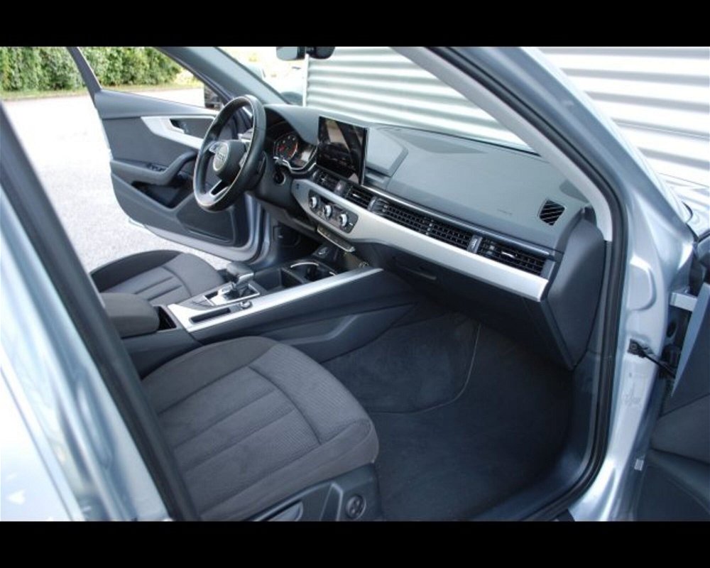 Audi A4 Avant 30 2.0 tdi mhev Business 136cv s-tronic del 2020 usata a Conegliano (4)