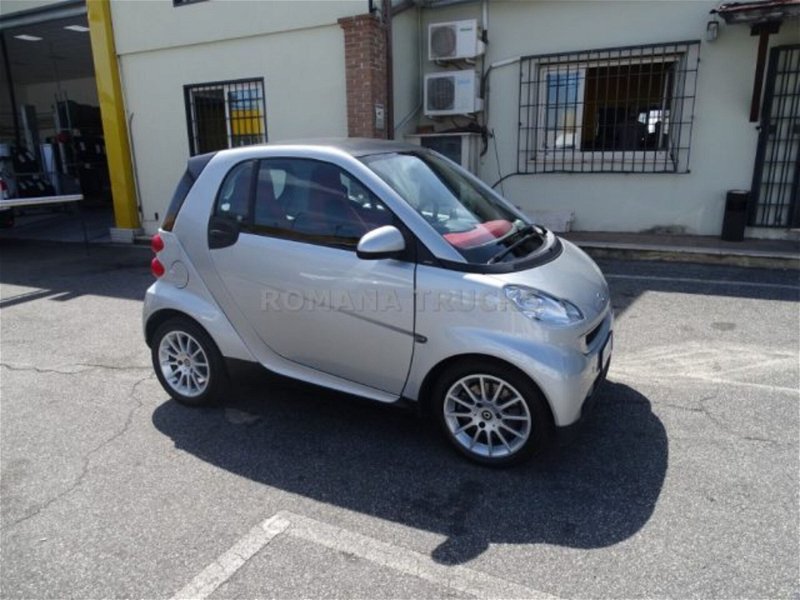 smart fortwo 1000 52 kW coupé passion my 07 del 2010 usata a Roma