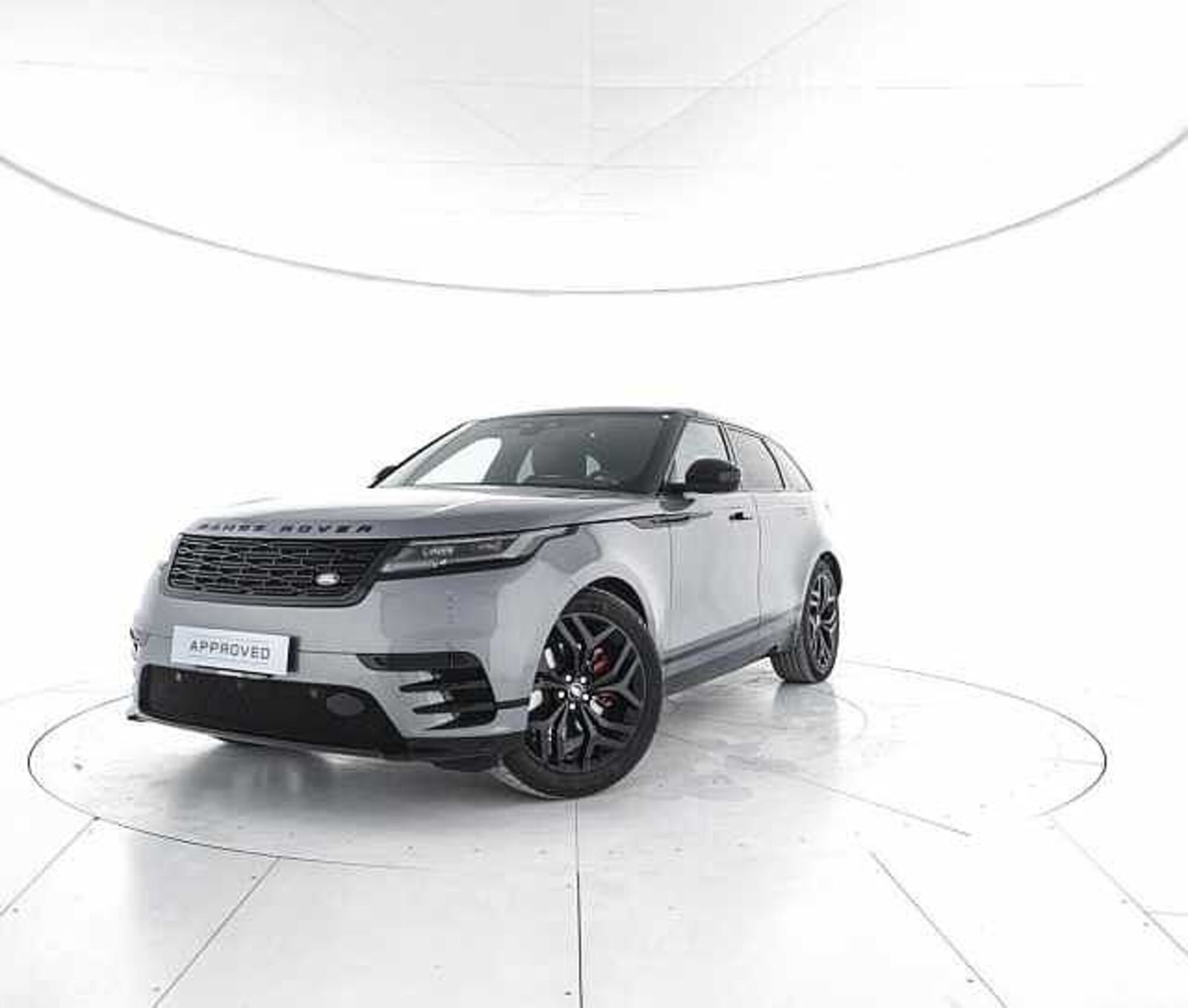 Land Rover Range Rover Velar 2.0D I4 204 CV R-Dynamic SE  del 2023 usata a Viterbo