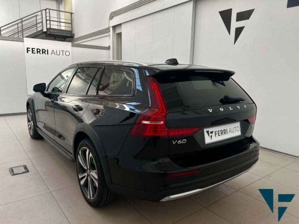 Volvo V60 Cross Country nuova a Udine (7)