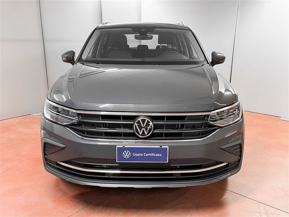 Volkswagen Tiguan 1.5 TSI 150 CV DSG ACT Life nuova a Padova (2)