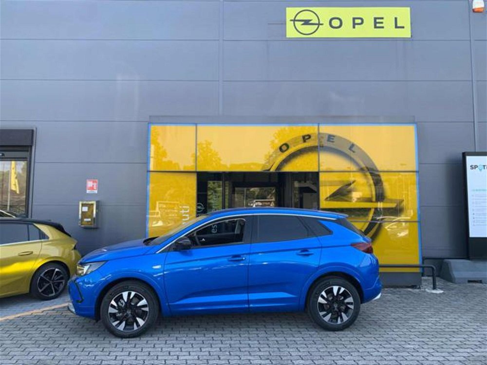 Opel Grandland 1.5 diesel Ecotec aut. Business Elegance  del 2023 usata a Ancona (2)